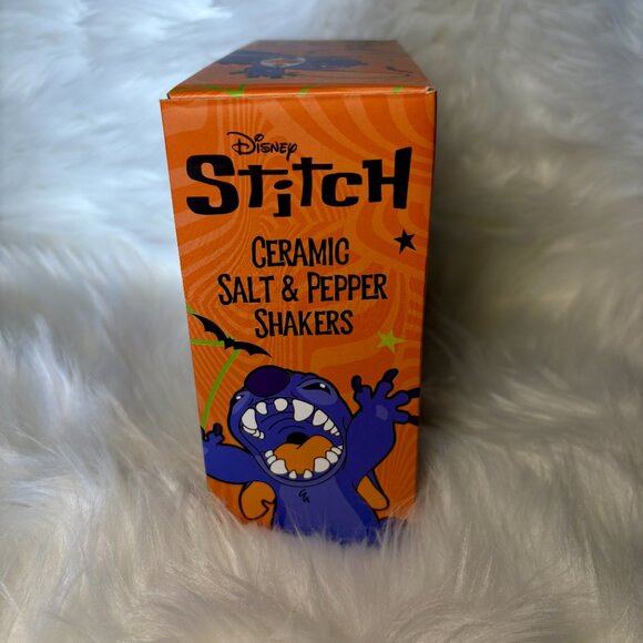 NEW Disney Lilo & Stitch Halloween Pumpkin Ceramic Salt & Pepper Shakers - Picture 5 of 6